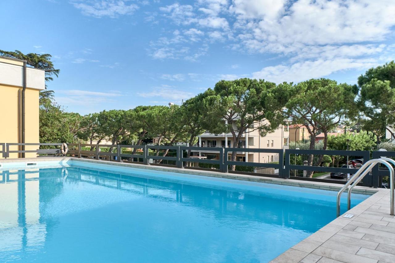 Lydie Apt. Exclusive Holigarda Desenzano del Garda Exterior photo